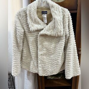 Patagonia Women’s Jacket off white XS in excellent condition